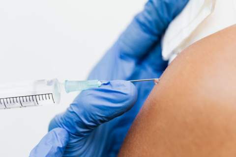 Intraartikulinės injekcijos (hialuronas, kortikosteroidas)