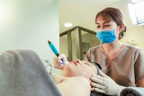 Mikroadatinė mezoterapija (dermapen)